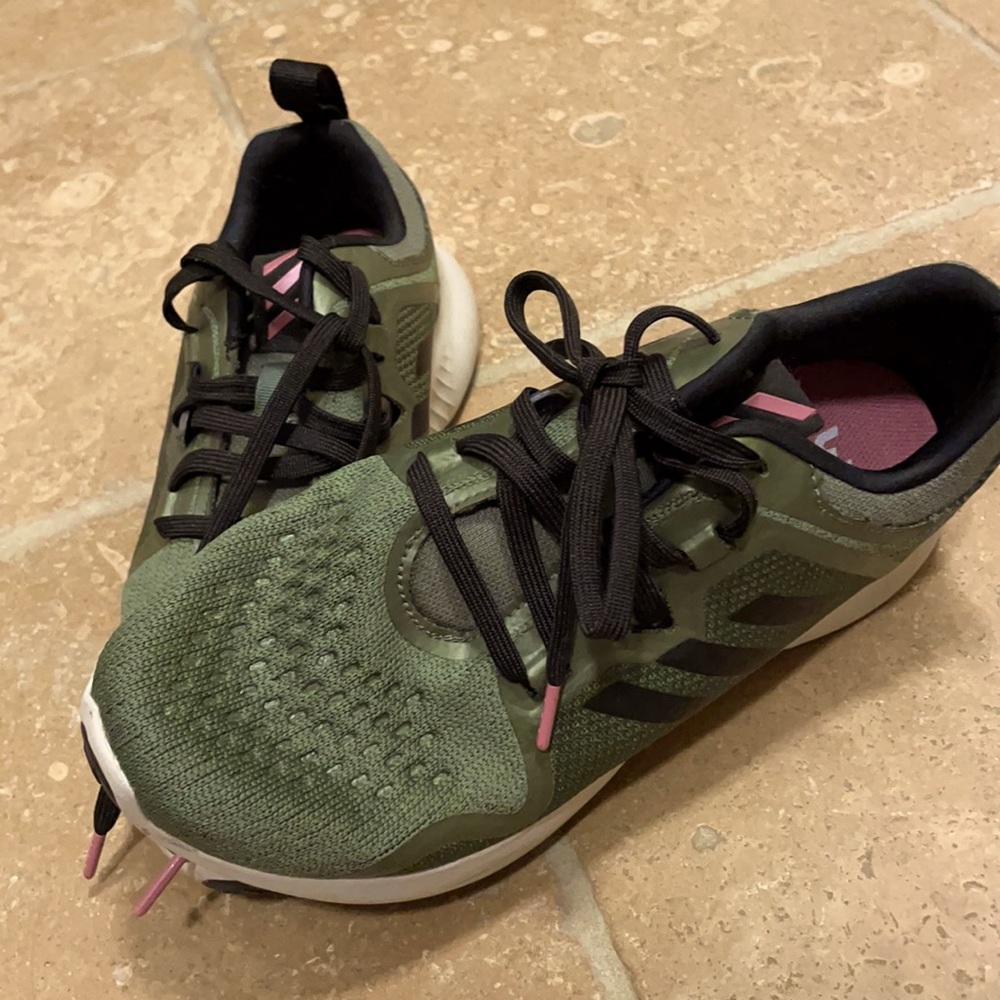Adidas Edge Bounce shoes size 5